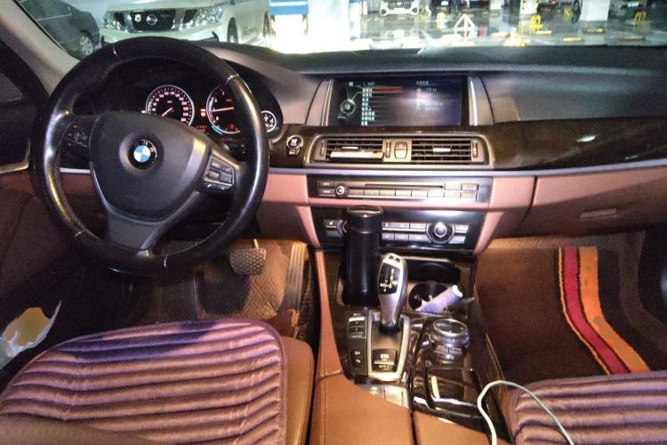 Used BMW 5 Series 2014 528Li xDrive Premium Edition Center Console