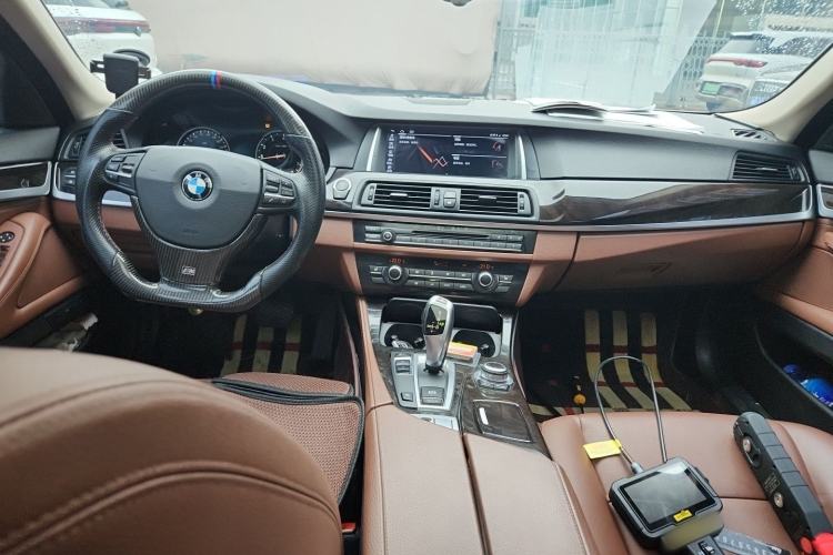 Used BMW 5 Series 2014 525Li Leading Model Center Console