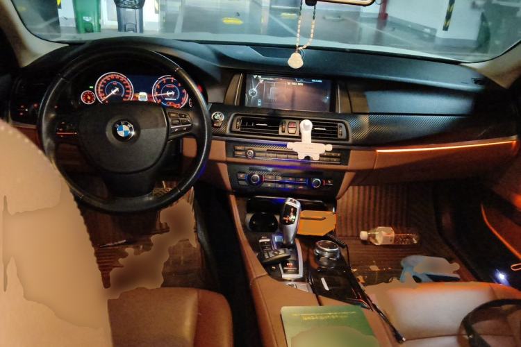 Used BMW 5 Series 2014 525Li Leading Model Center Console