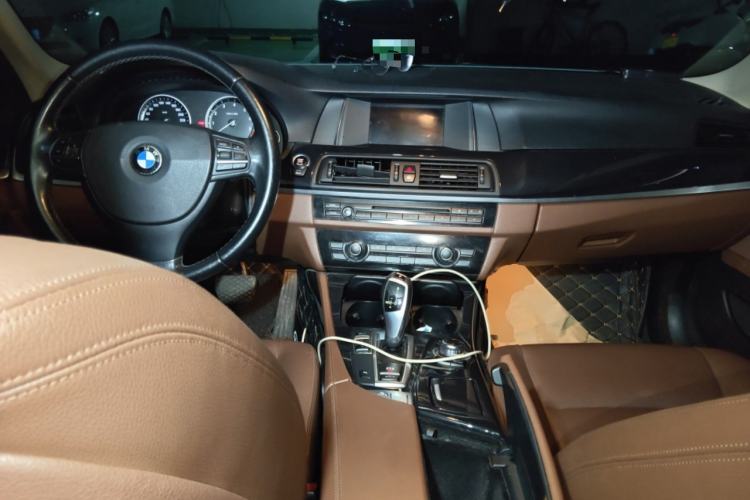 Used BMW 5 Series 2014 520Li Elegant Model Center Console