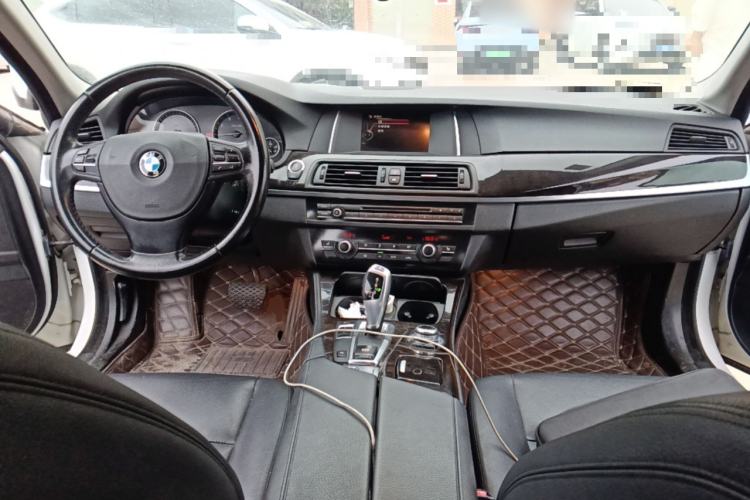 Used BMW 5 Series 2014 525Li Leading Model Center Console