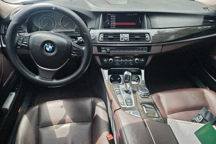 Used BMW 5 Series 2014 525Li Luxury Design Package Center Console