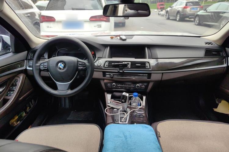 Used BMW 5 Series 2014 525Li Luxury Design Package Center Console