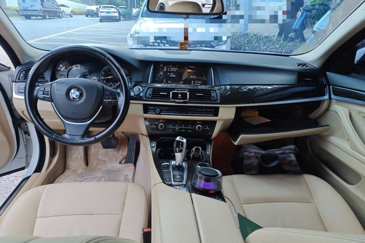 Used BMW 5 Series 2014 525Li Luxury Design Package Center Console