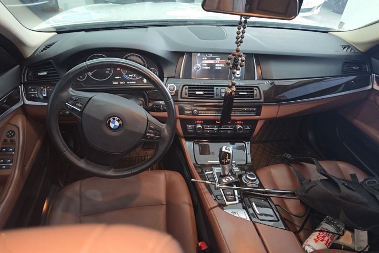 Used BMW 5 Series 2014 525Li Leading Model Center Console