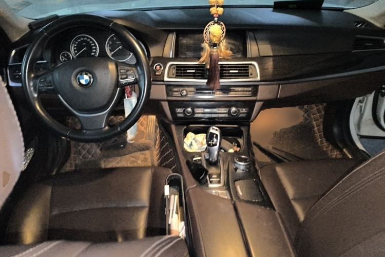 Used BMW 5 Series 2014 525Li Luxury Design Package Center Console