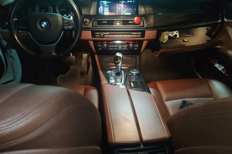Used BMW 5 Series 2014 528Li Leading Model Center Console