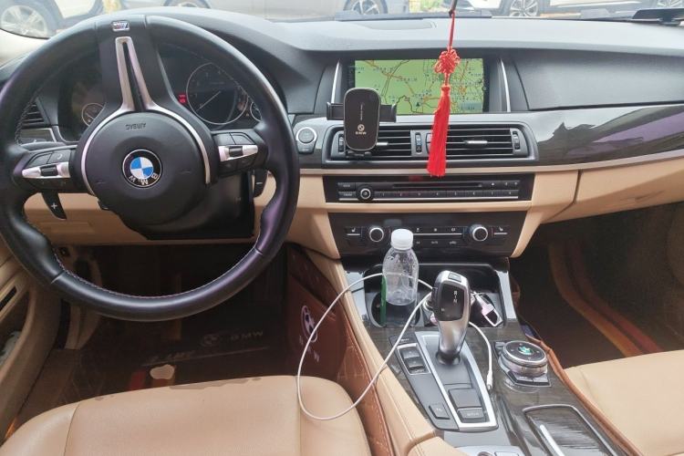 Used BMW 5 Series 2014 525Li Luxury Design Package Center Console