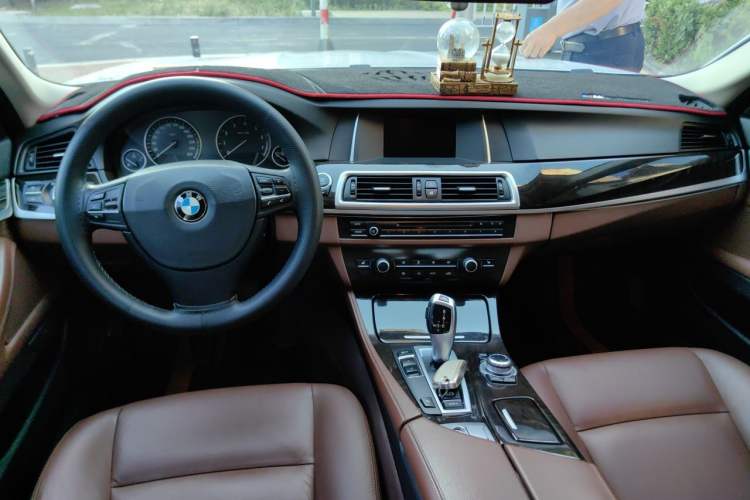 Used BMW 5 Series 2014 525Li Leading Model Center Console