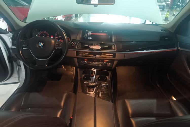 Used BMW 5 Series 2014 525Li Luxury Design Package Center Console