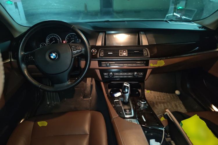 Used BMW 5 Series 2014 525Li Leading Model Center Console