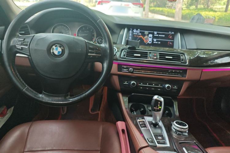Used BMW 5 Series 2014 525Li Leading Model Center Console
