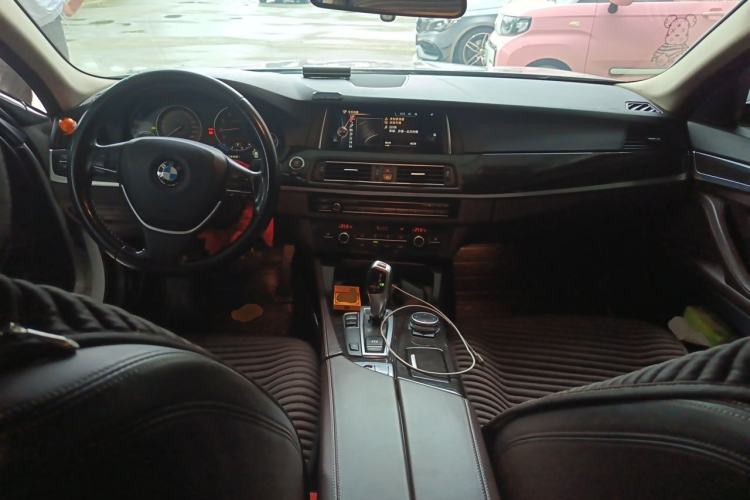 Used BMW 5 Series 2014 525Li Luxury Design Package Center Console