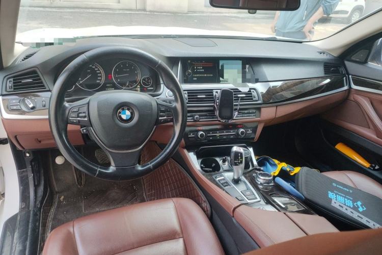 Used BMW 5 Series 2014 528Li Leading Model Center Console