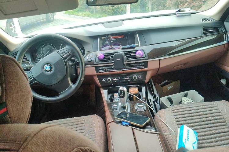 Used BMW 5 Series 2014 525Li Leading Model Center Console