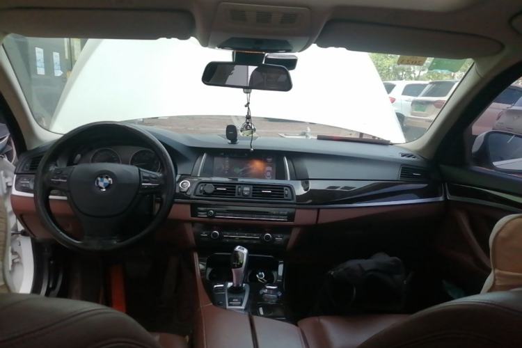Used BMW 5 Series 2014 525Li Leading Model Center Console