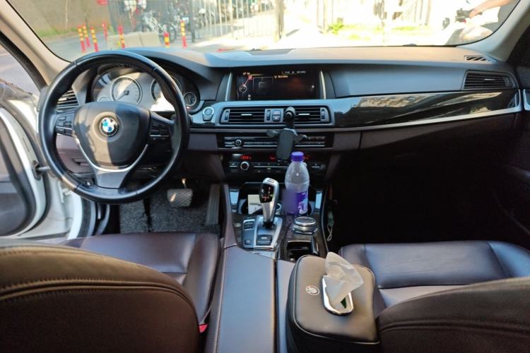 Used BMW 5 Series 2014 525Li Luxury Design Package Center Console
