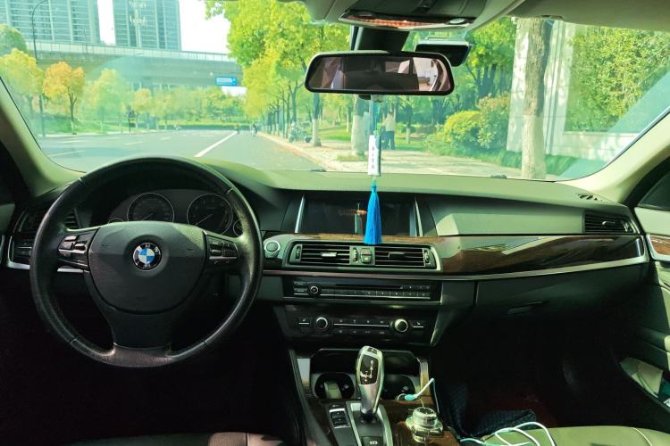 Used BMW 5 Series 2014 525Li Leading Model Center Console