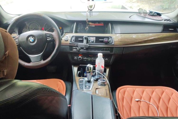 Used BMW 5 Series 2014 525Li Fashion Design Package Center Console
