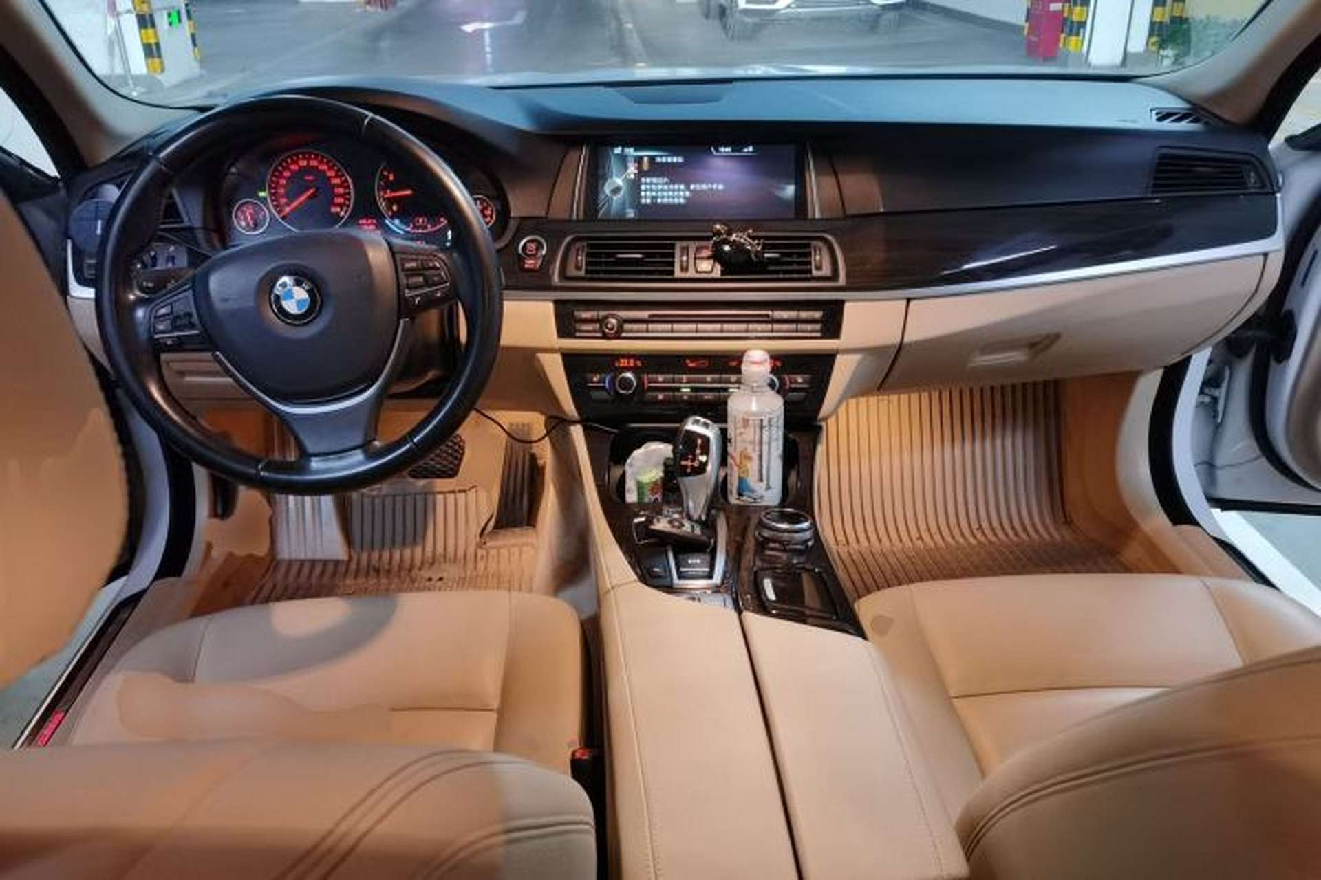 Used BMW 5 Series 2014 525Li Luxury Design Package Center Console