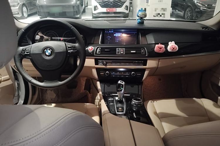 Used BMW 5 Series 2014 520Li Elegant Model Center Console