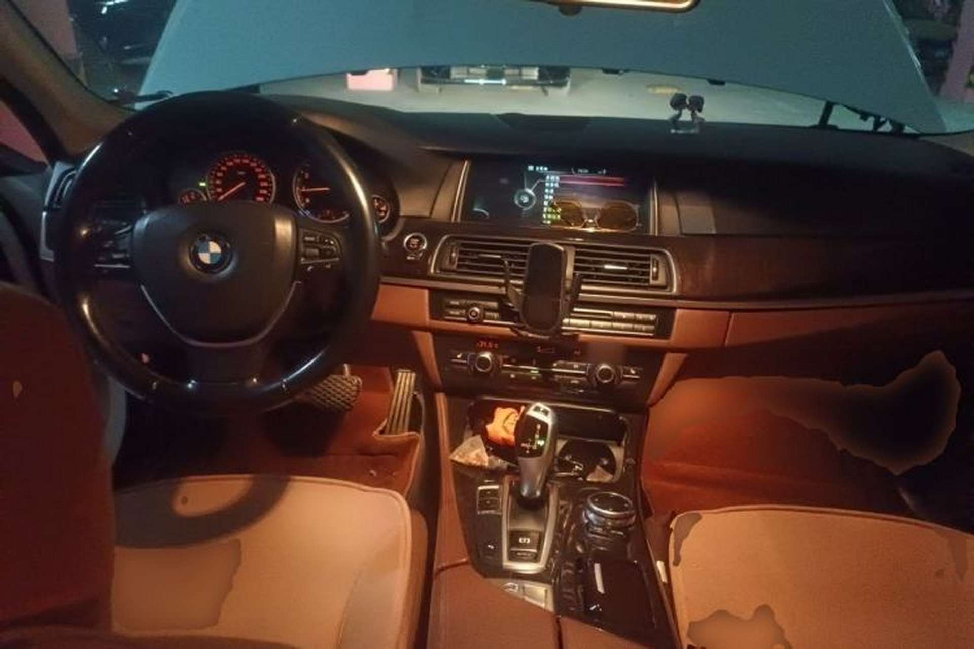 Used BMW 5 Series 2014 528Li Leading Model Center Console