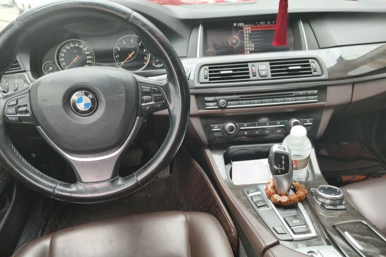 Used BMW 5 Series 2014 525Li Luxury Design Package Center Console