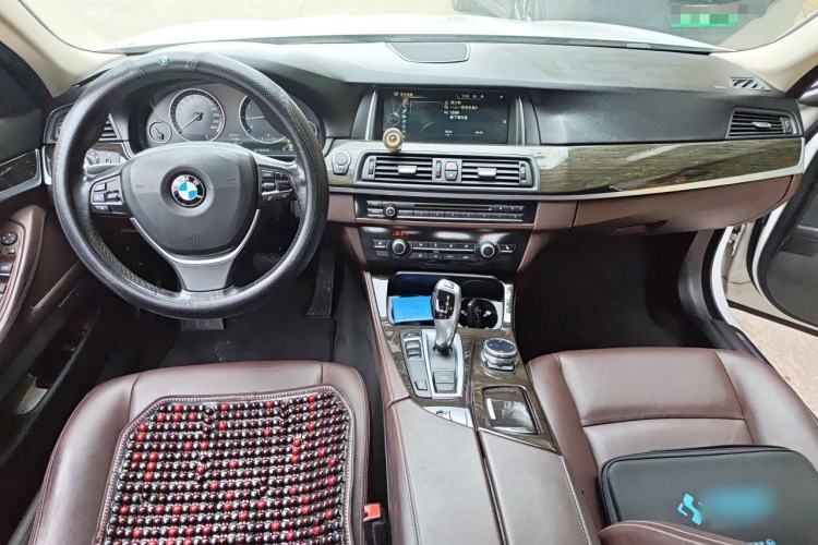 Used BMW 5 Series 2014 525Li Luxury Design Package Center Console
