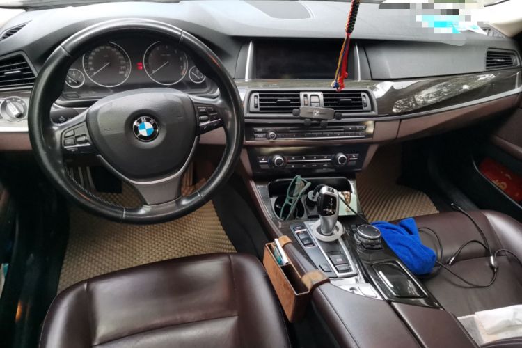 Used BMW 5 Series 2014 525Li Luxury Design Package Center Console