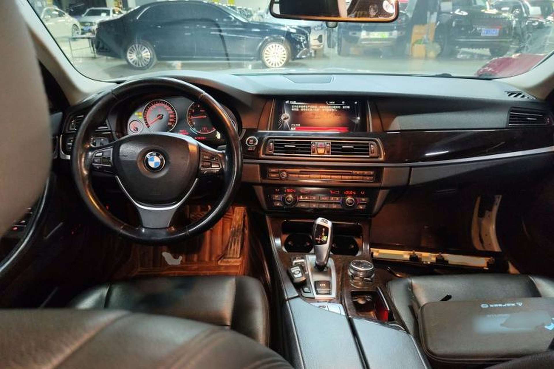 Used BMW 5 Series 2014 528Li Leading Model Center Console