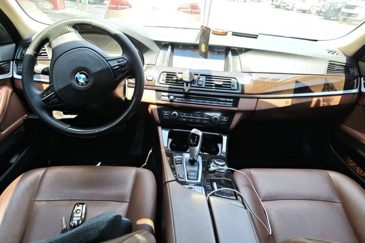 Used BMW 5 Series 2014 525Li Leading Model Center Console