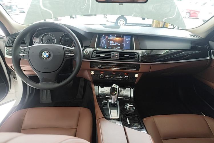 Used BMW 5 Series 2014 525Li Leading Model Center Console