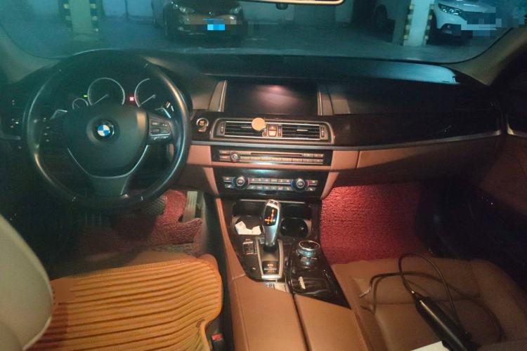 Used BMW 5 Series 2014 535Li Leading Model Center Console