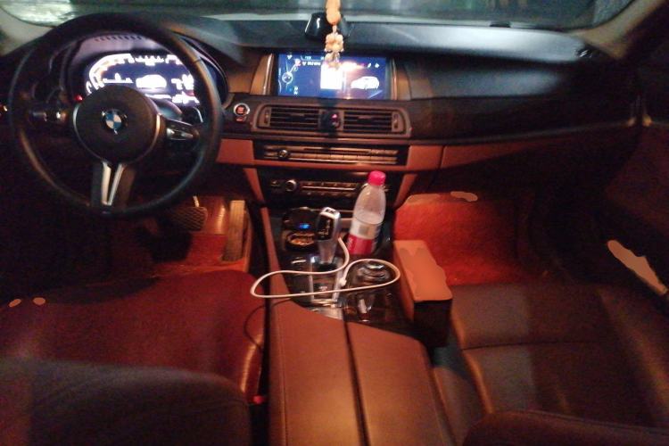 Used BMW 5 Series 2014 525Li Leading Model Center Console