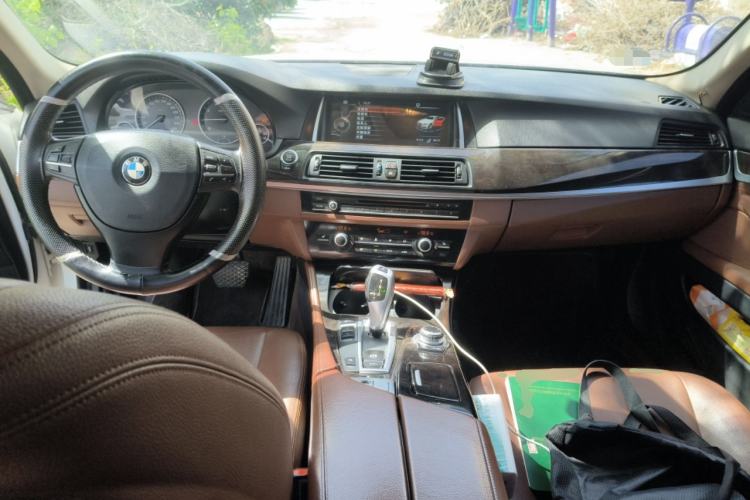 Used BMW 5 Series 2014 525Li Leading Model Center Console