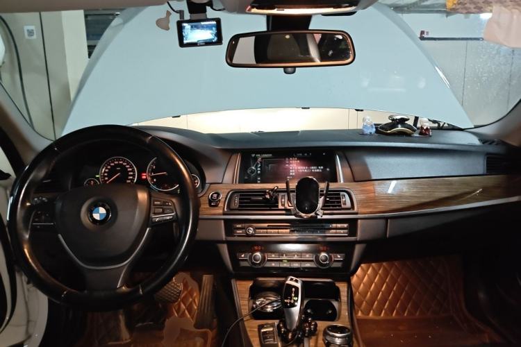 Used BMW 5 Series 2014 525Li Fashion Design Package Center Console