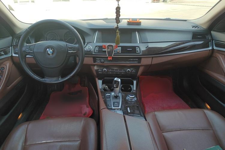 Used BMW 5 Series 2014 525Li Leading Model Center Console