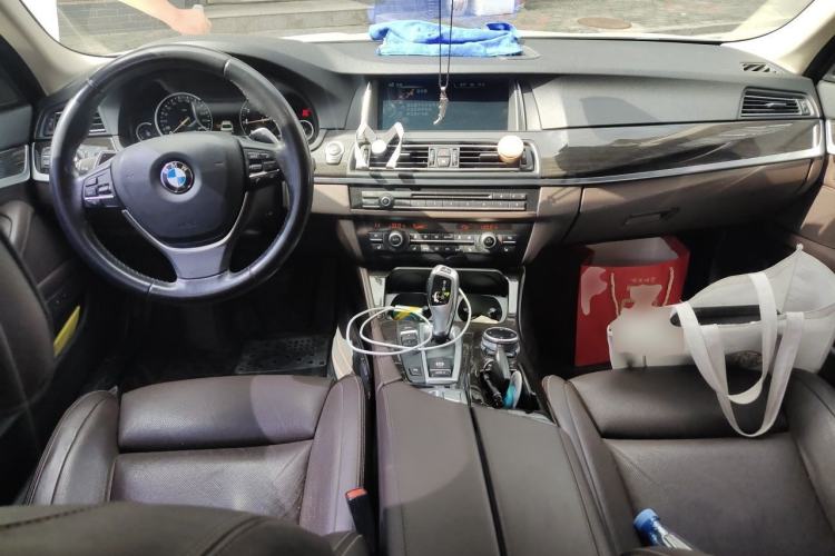 Used BMW 5 Series 2014 535Li Luxury Design Package Center Console