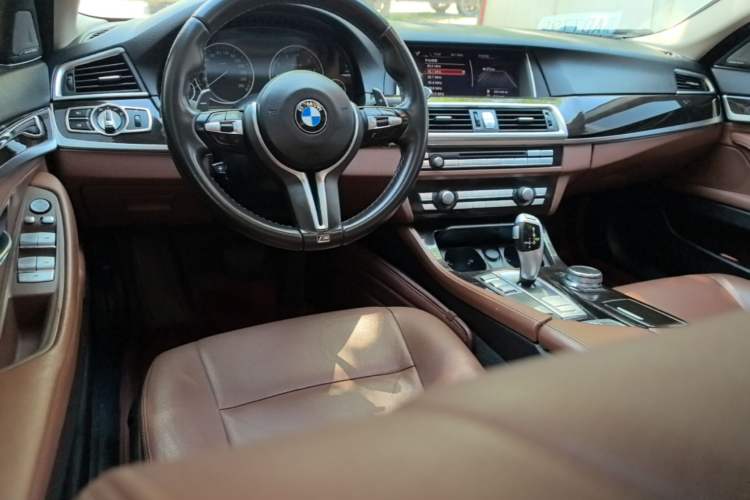 Used BMW 5 Series 2014 525Li Leading Model Center Console
