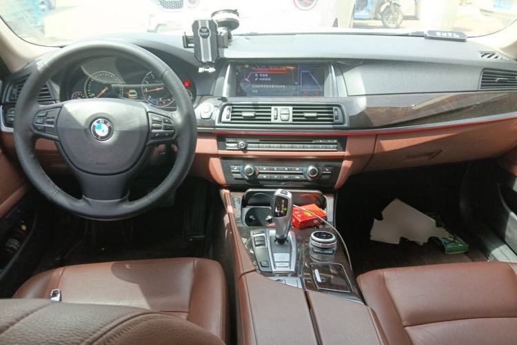 Used BMW 5 Series 2014 525Li Leading Model Center Console