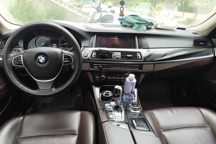 Used BMW 5 Series 2014 525Li Luxury Design Package Center Console