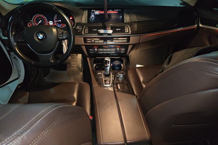 Used BMW 5 Series 2014 525Li Luxury Design Package Center Console