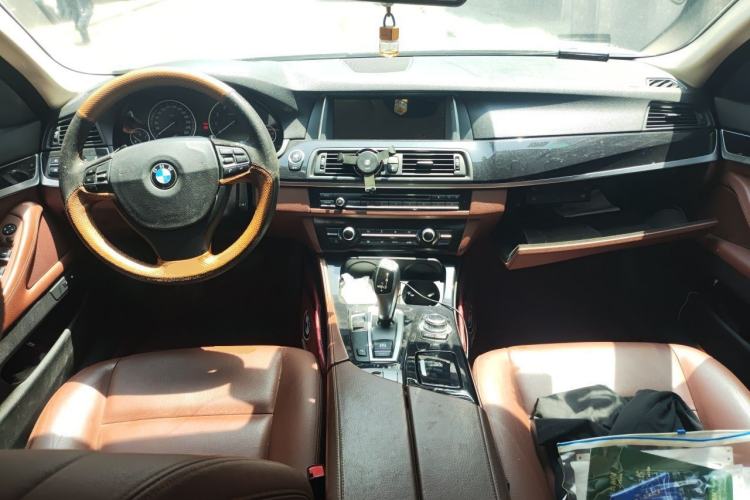 Used BMW 5 Series 2014 520Li Elegant Model Center Console