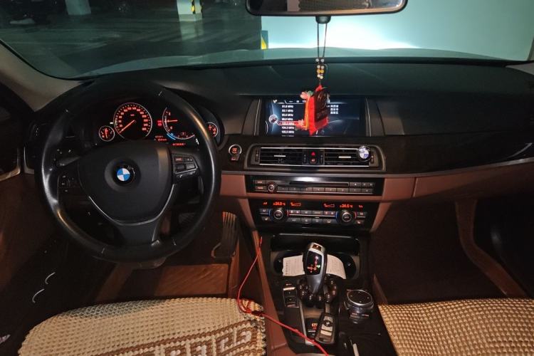 Used BMW 5 Series 2014 528Li Leading Model Center Console