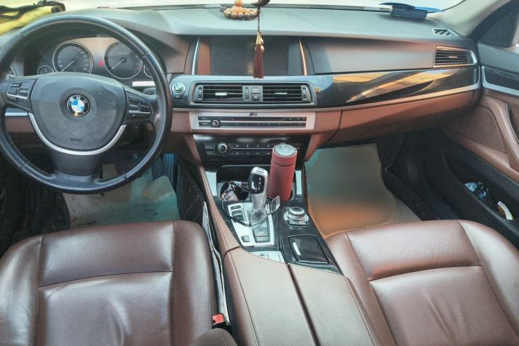 Used BMW 5 Series 2014 520Li Elegant Model Center Console