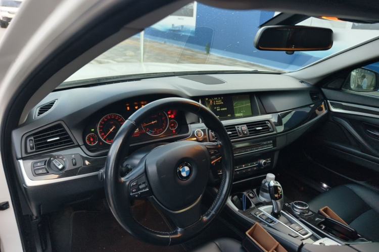 Used BMW 5 Series 2014 525Li Luxury Design Package Center Console