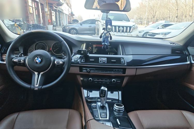 Used BMW 5 Series 2014 520Li Elegant Model Center Console