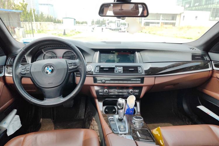 Used BMW 5 Series 2014 525Li Leading Model Center Console