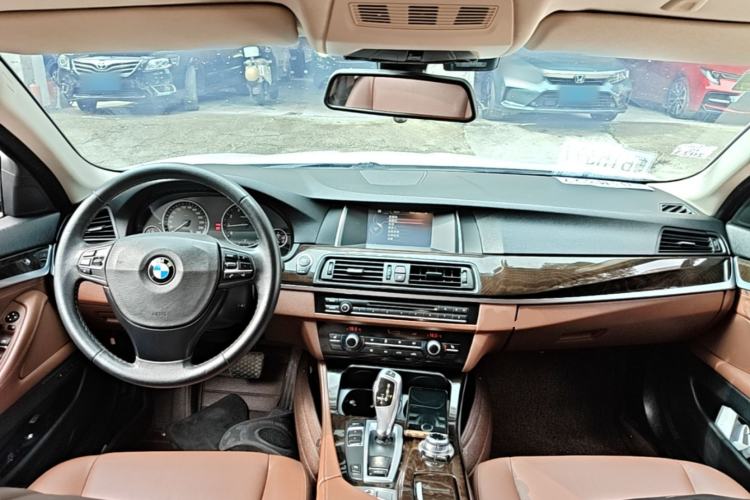 Used BMW 5 Series 2014 525Li Leading Model Center Console