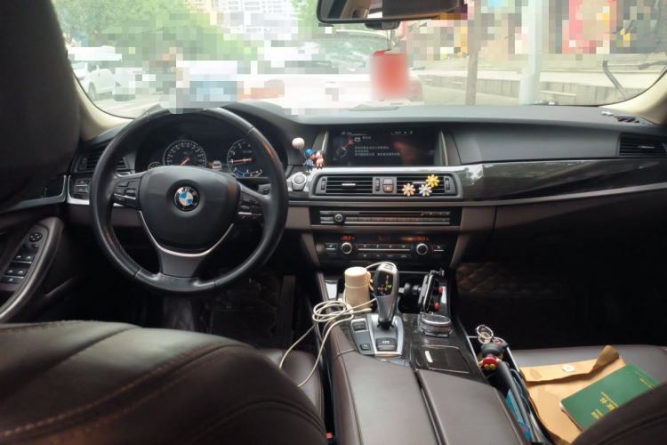 Used BMW 5 Series 2014 525Li Luxury Design Package Center Console
